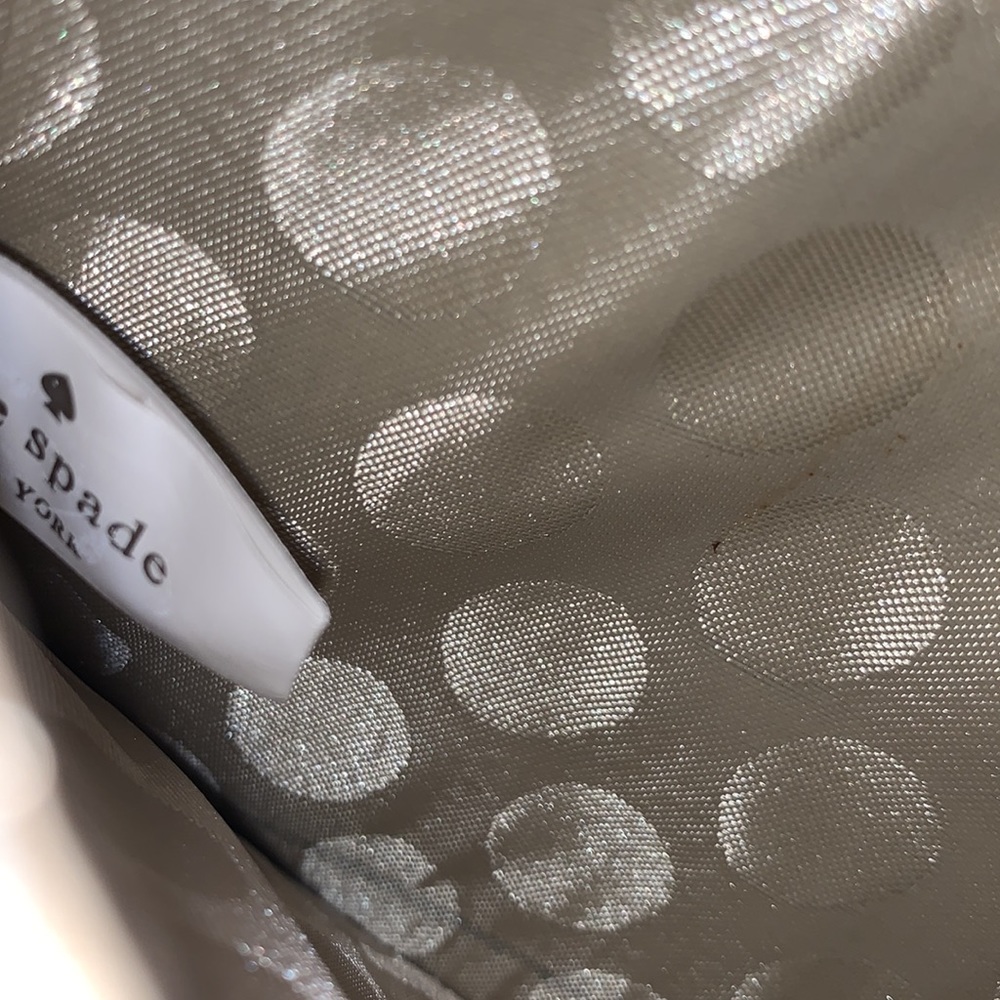 KATE SPADE NEW YORK CEDAR STREET BRAND NEW LIGHT GREY LEATHER WRISTLET - Picture 6 of 11
